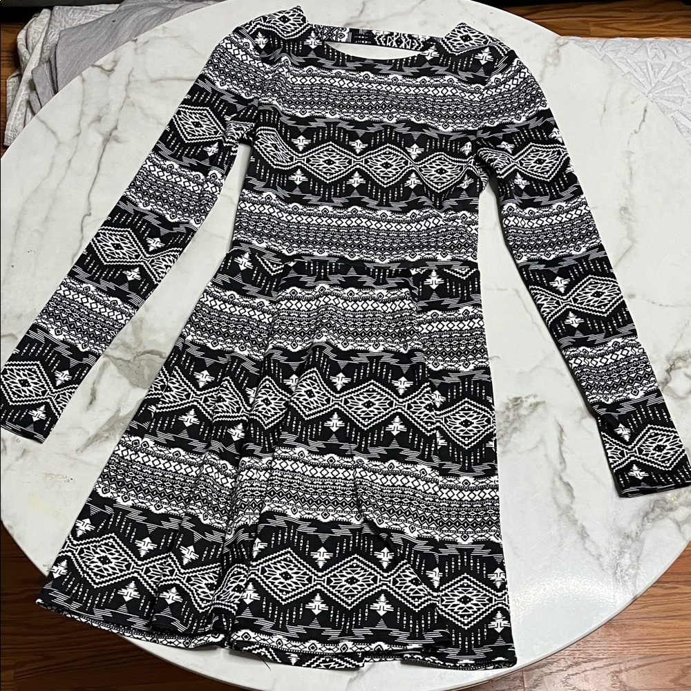 H&M Monochrome Geometric Dress